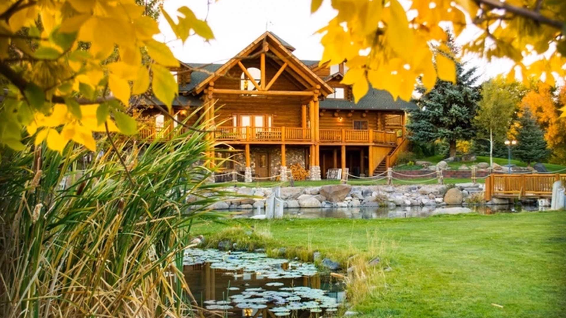 Island Park Log Cabin Builder