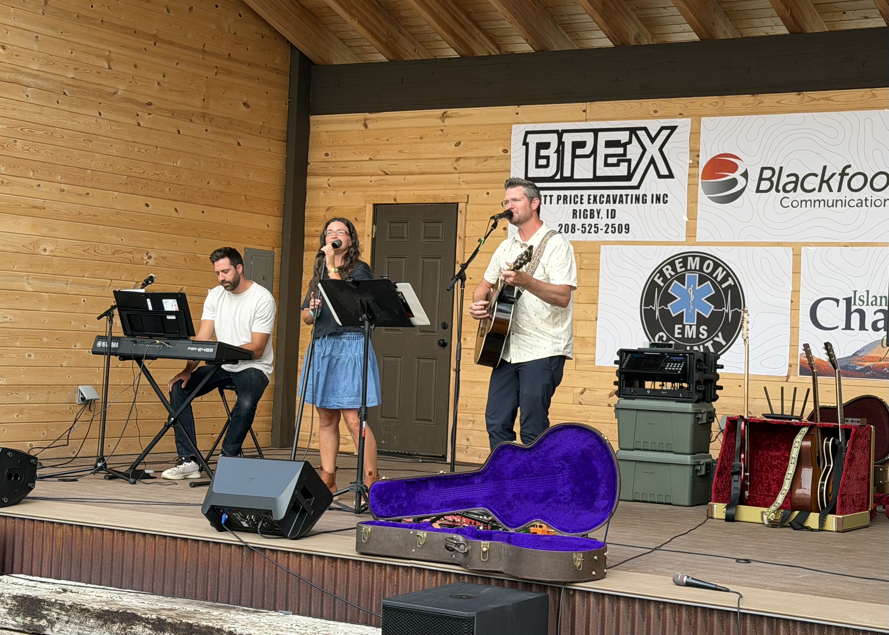 Jimmy Explosion and The Fantastic on stage at I Love IP