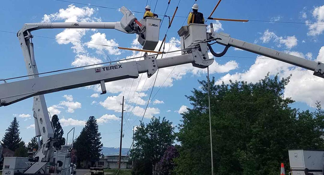 Linemen Working