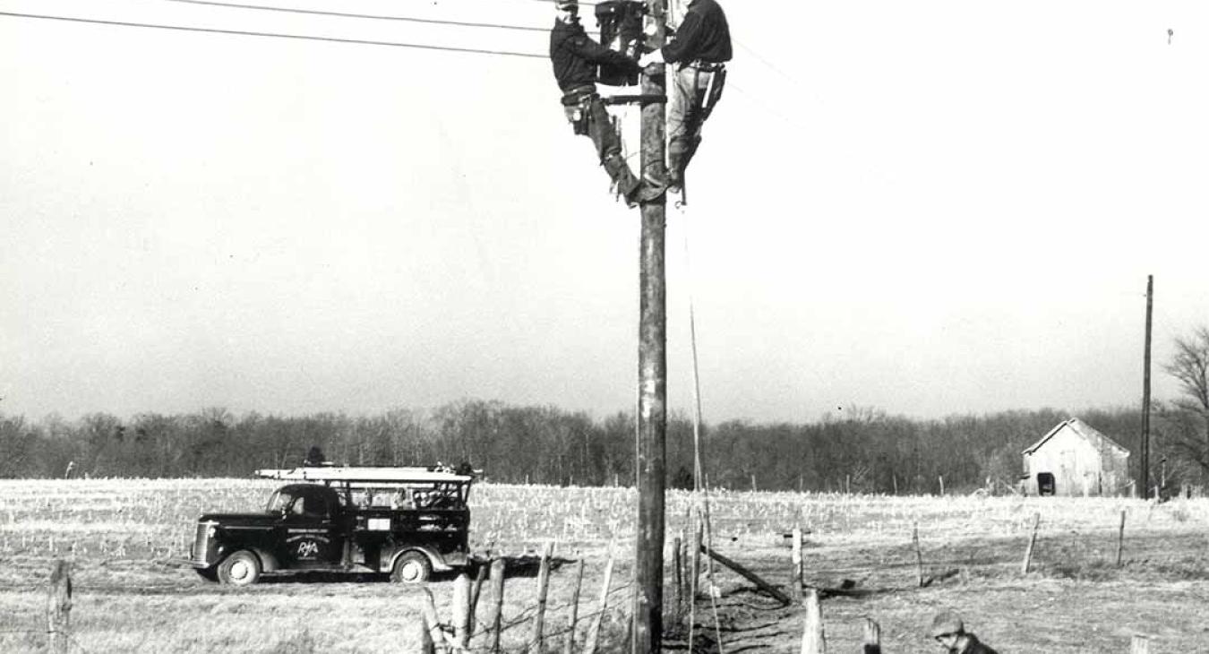 Old Time Linemen