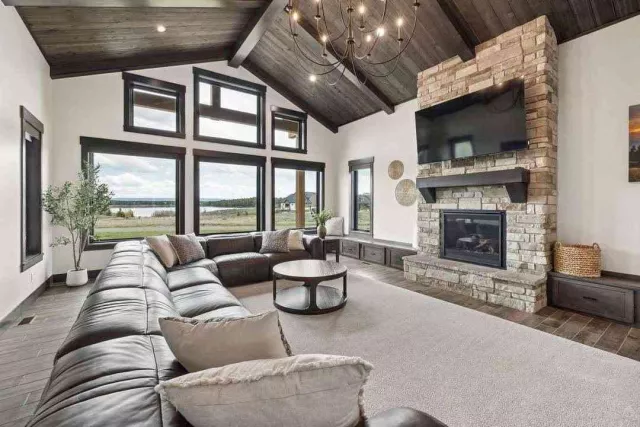 Iron Slide Lodge